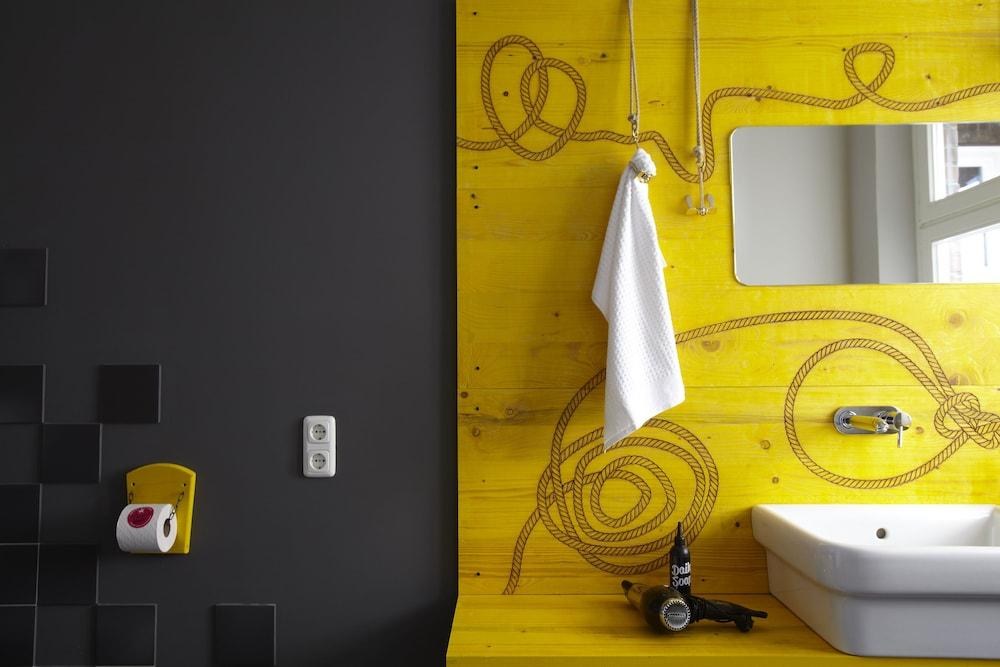SUPERBUDE HOTEL ST PAULI photo 3