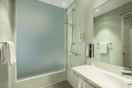 Super 8 by Wyndham Hamburg Mitte photo 1