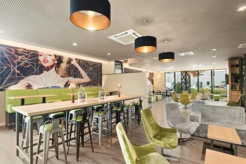 Super 8 by Wyndham Hamburg Mitte photo 2