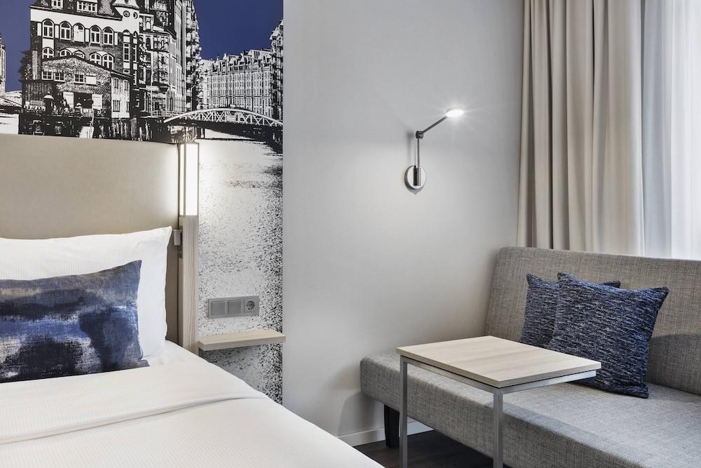 Courtyard by Marriott Hamburg City photo 1