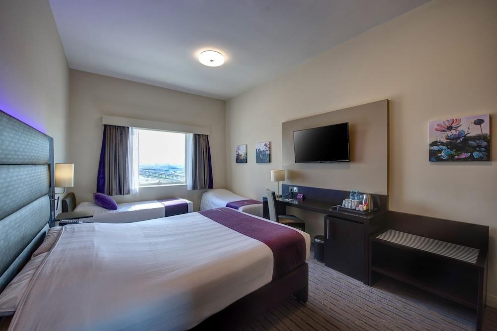 PREMIER INN DUBAI IBN BATTUTA MALL photo 1
