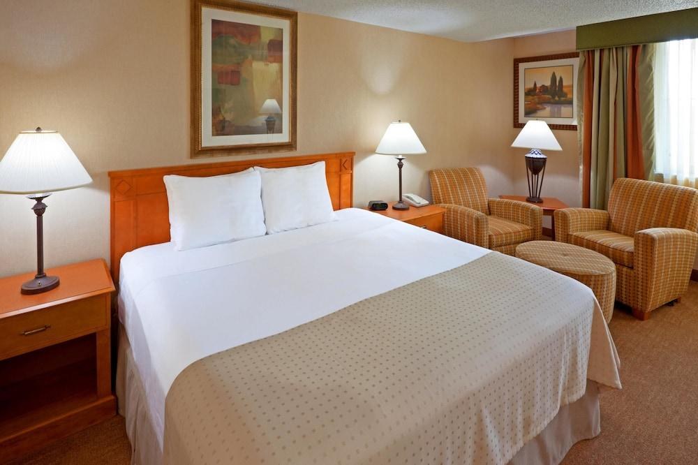 RED LION HOTEL ALBANY photo 2