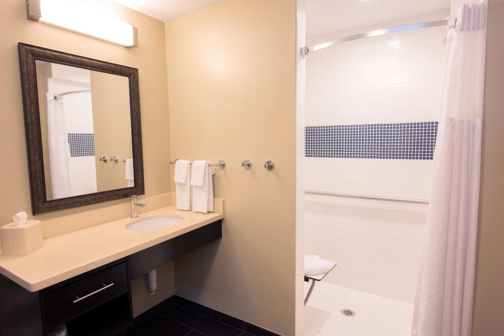 Staybridge Suites Albany Wolf Rd-Colonie Center, an IHG Hotel photo 1