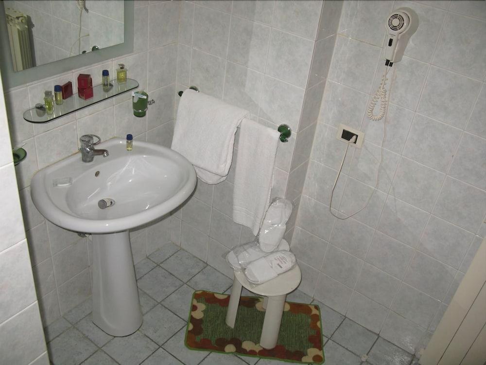 Hotel Iris photo 3
