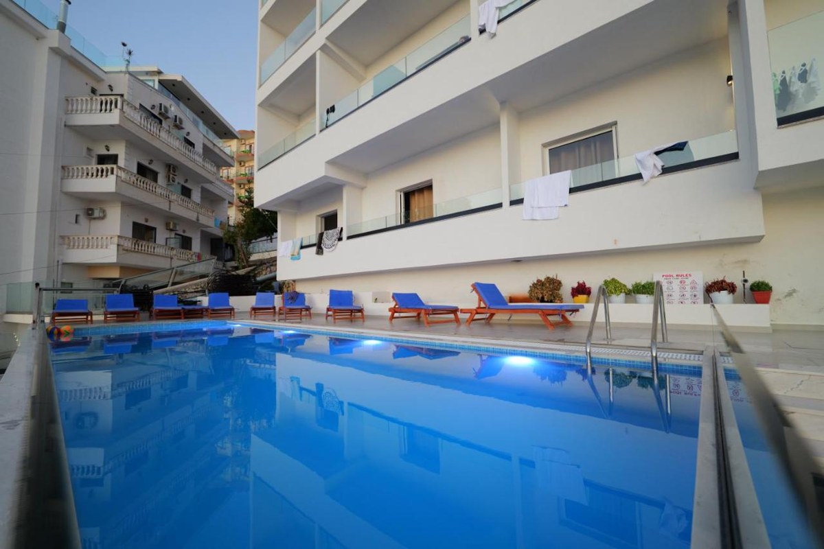 VOLA HOTEL photo 2