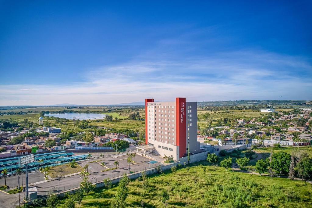 FIESTA INN SUITES AEROPUERTO DEL BAJIO