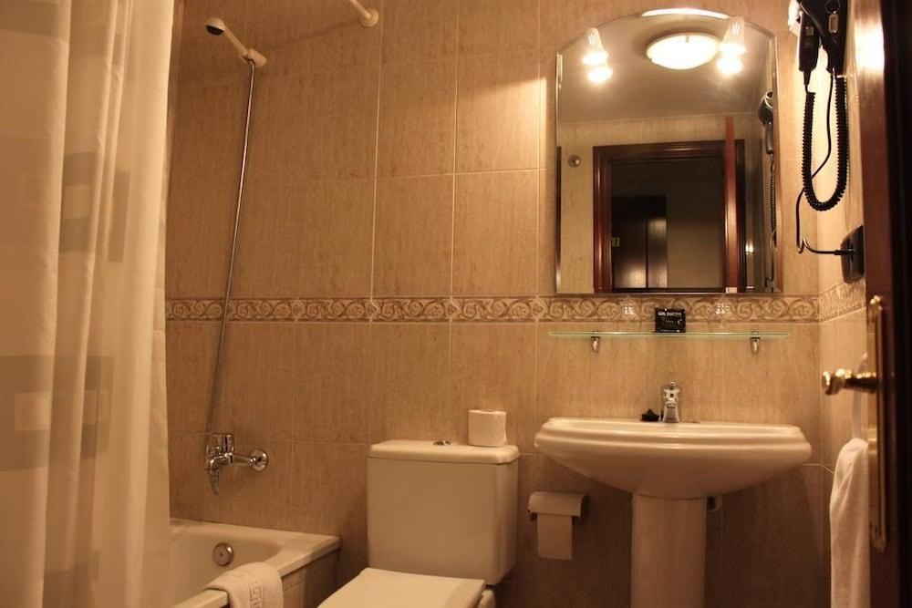 HOTEL VALDÉS photo 3