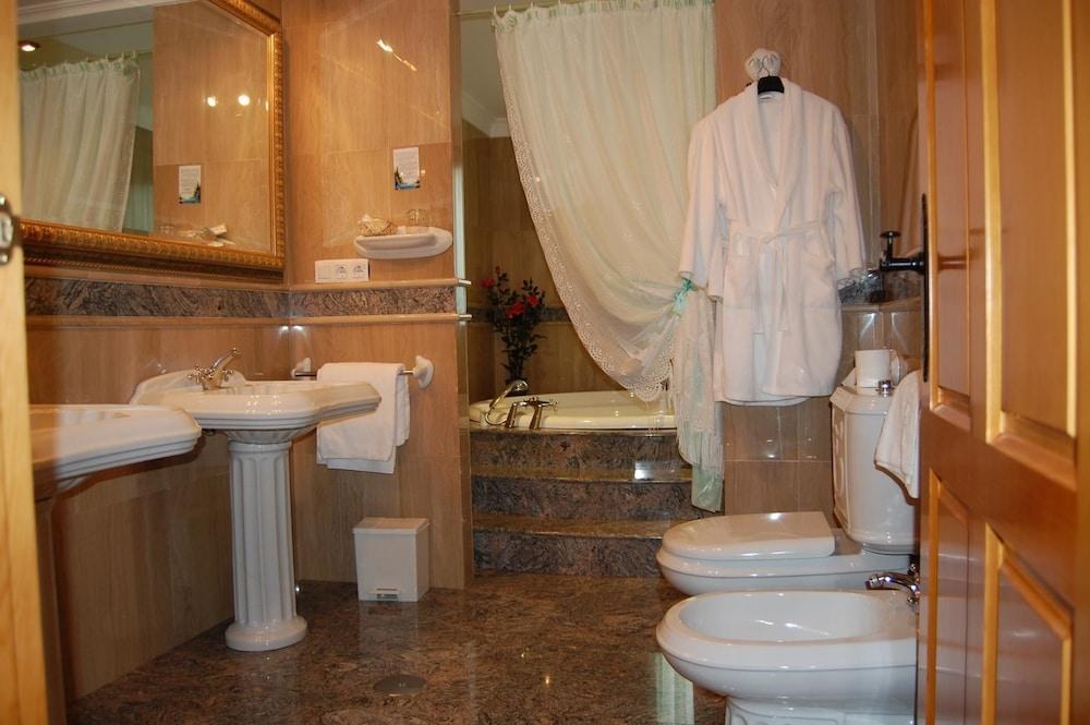 Hotel Flor de la Mancha photo 3