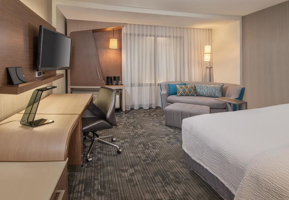 Courtyard by Marriott Charlotte Northlake photo 4