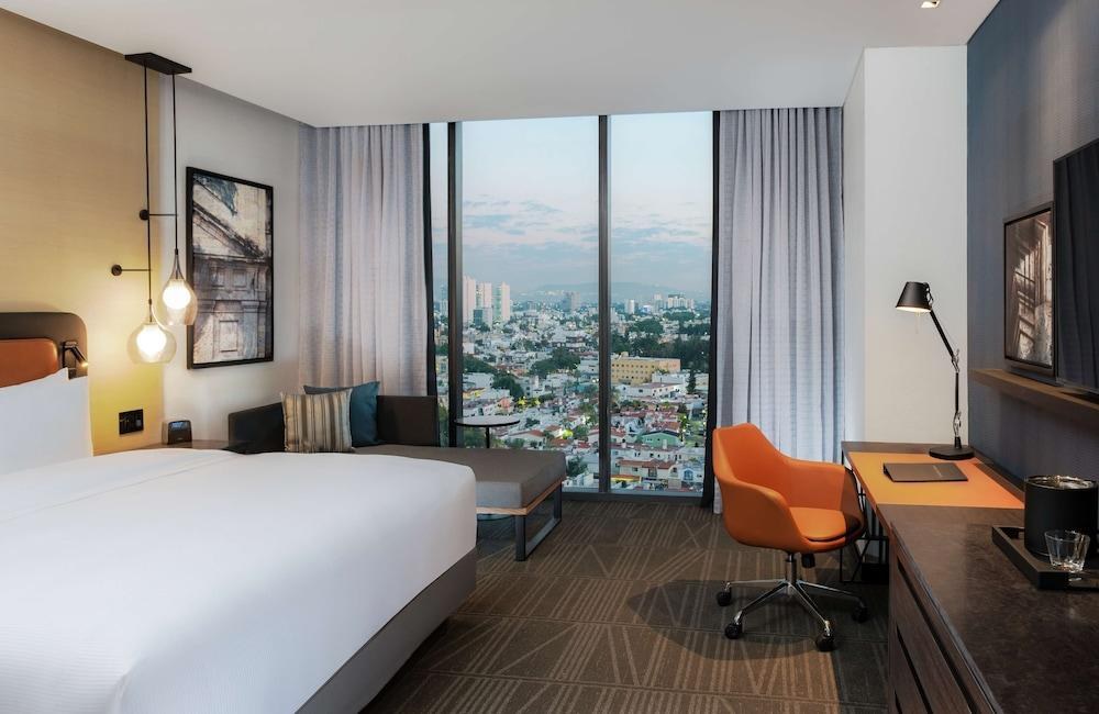Hilton Guadalajara Midtown photo 2