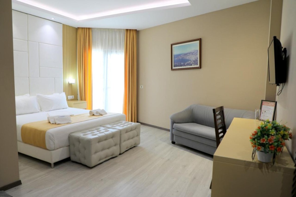 STRORA HOTEL photo 1