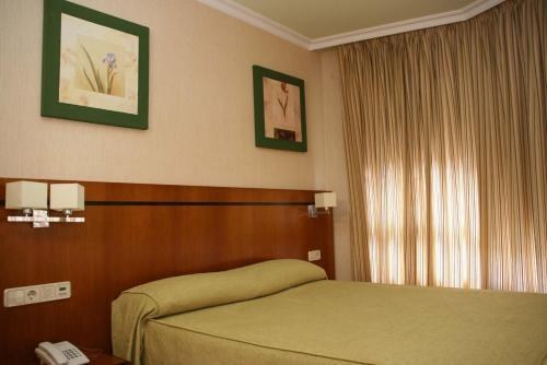 Hotel HHB Pontevedra Confort photo 2