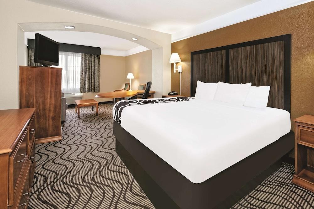 La Quinta by Wyndham San Antonio North Stone Oak photo 2