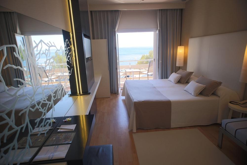 Canyelles Platja photo 1