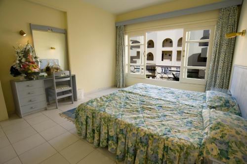 SUNNY DAYS MIRETTE FAMILY RESORT