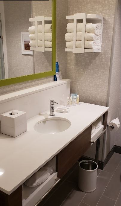 Hampton Inn & Suites by Hilton Kelowna Airport photo 4