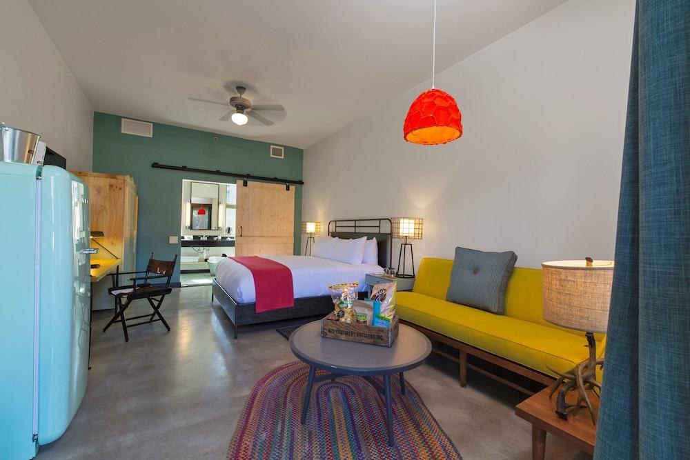 Lone Star Court, by Valencia Hotel Collection photo 4