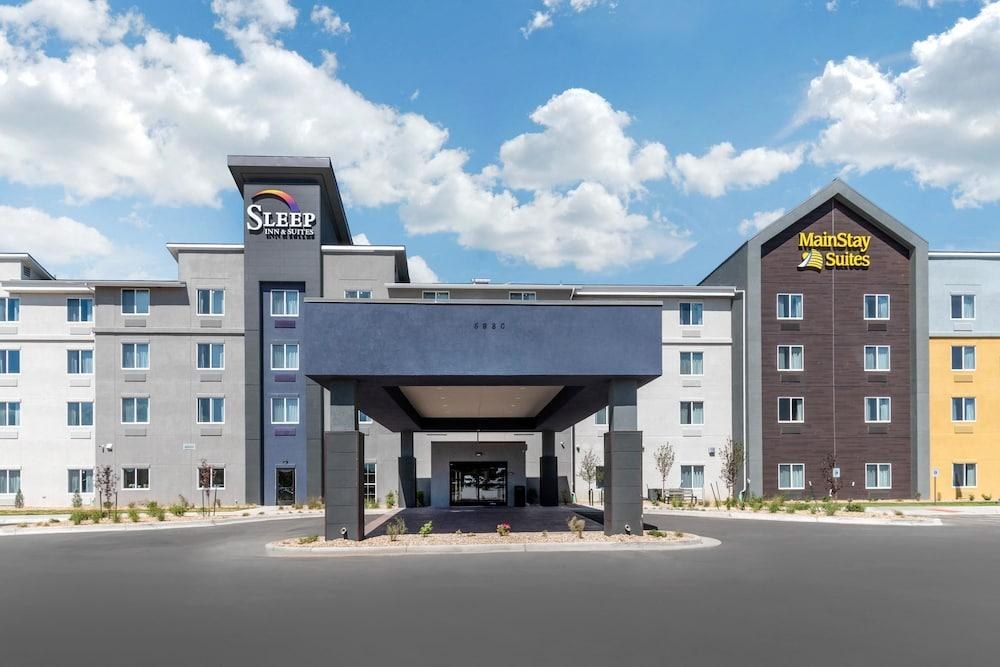 SLEEP INN & SUITES DENVER INTERNATIONAL AIRPORT
