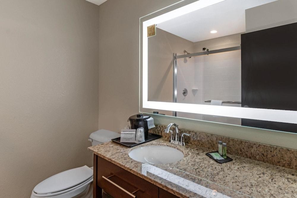 SLEEP INN & SUITES DENVER INTERNATIONAL AIRPORT photo 3