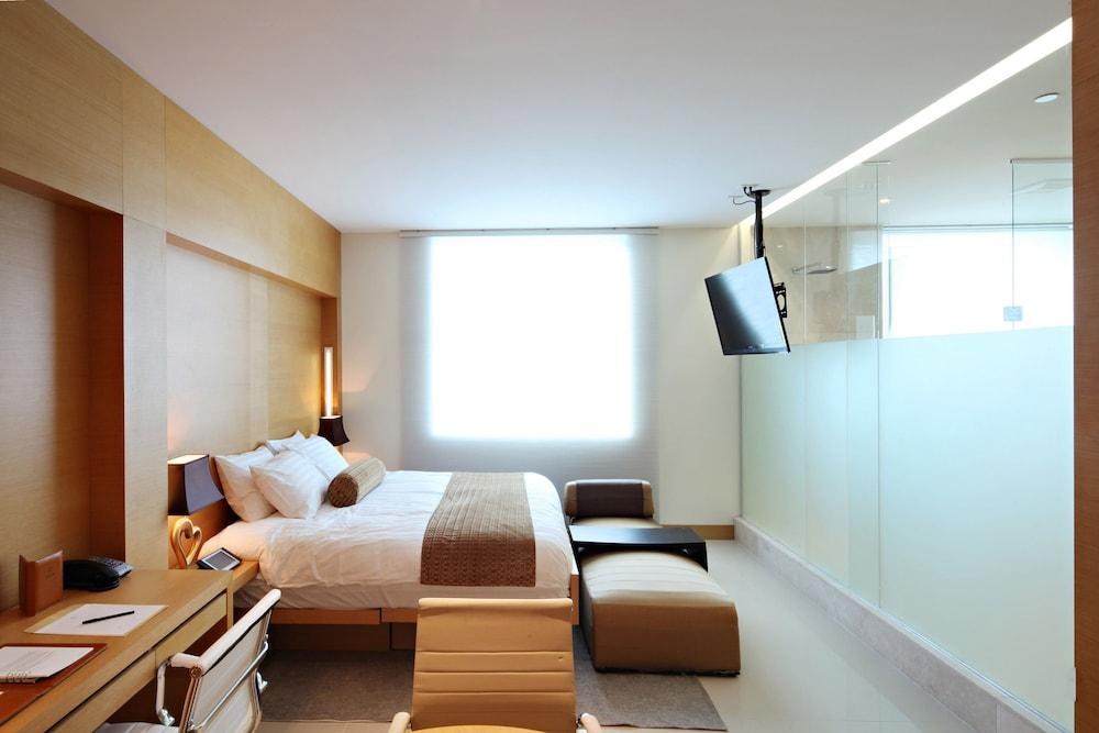 The One Boutique Hotel photo 2