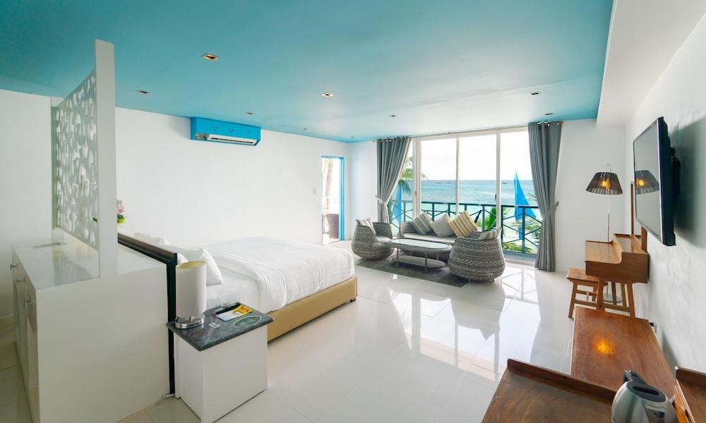 Boracay Ocean Club Beach Resort