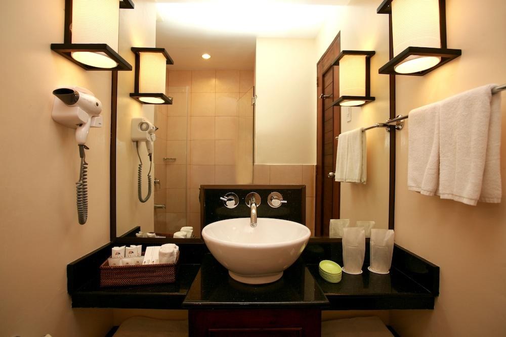 Boracay Ocean Club Beach Resort photo 3