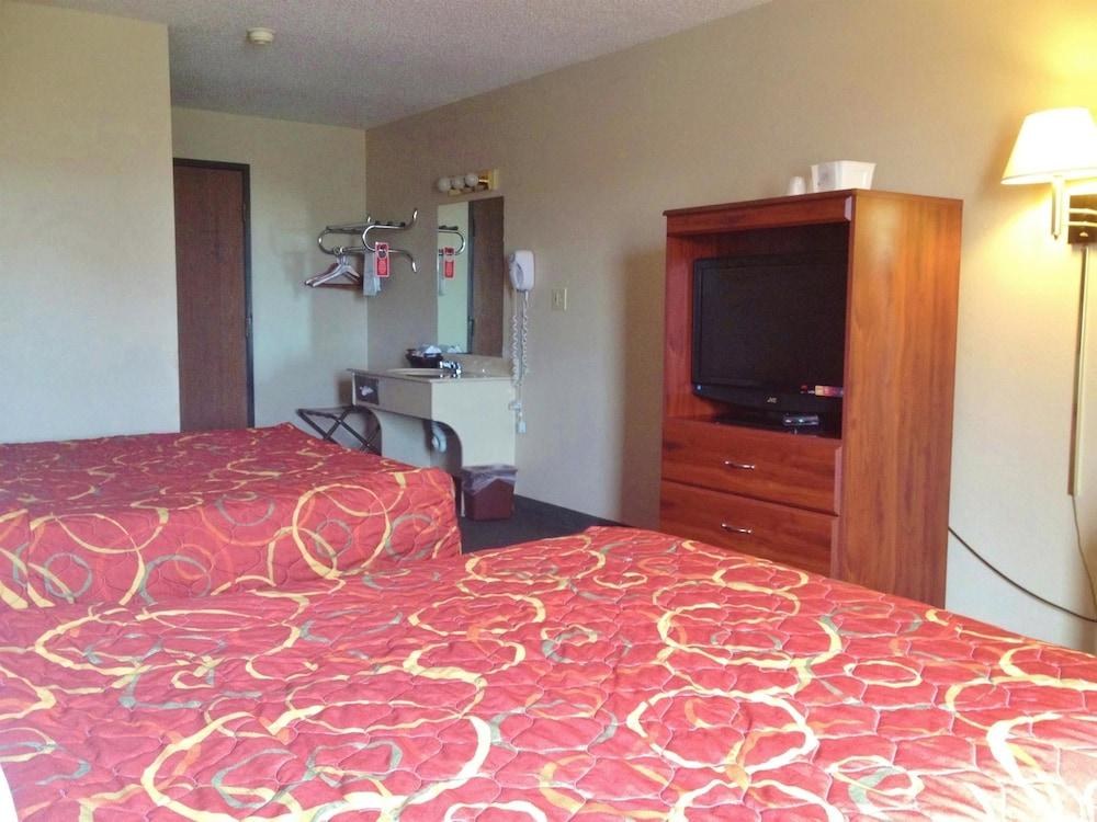 Americas Best Value Inn St. Louis South photo 1