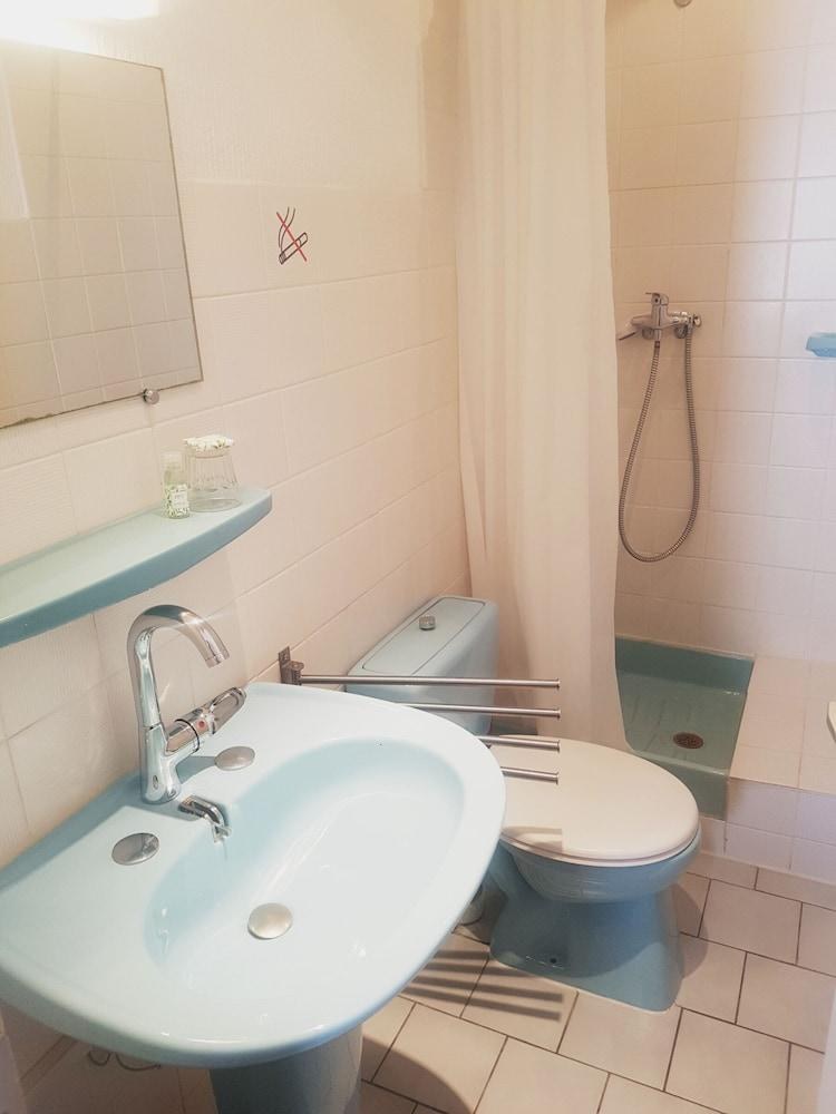 Azurene Royal Hotel photo 3