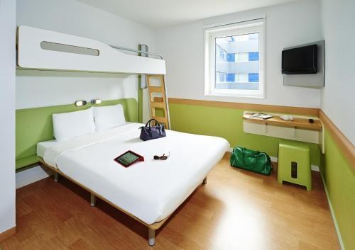 IBIS BUDGET BORDEAUX CENTRE BASTIDE photo 4