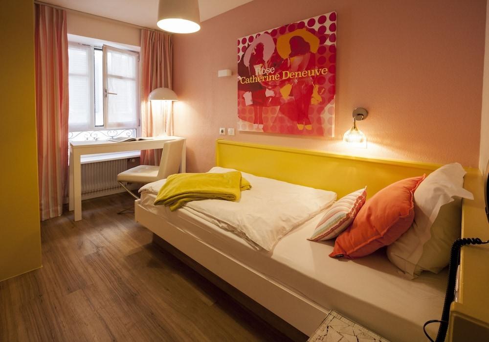 Hotel Roses photo 1