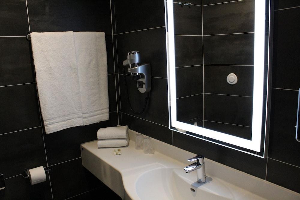 K Hotel photo 3