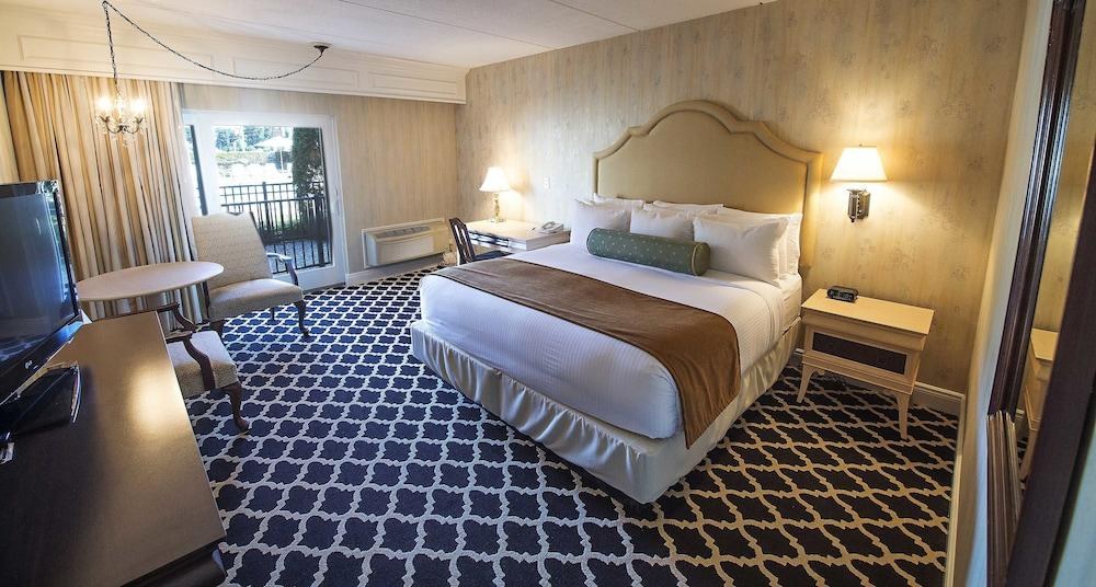 Molly Pitcher Inn photo 2