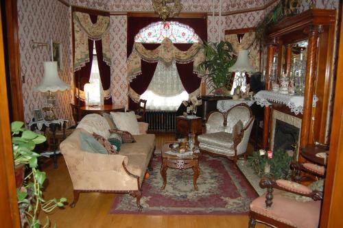 Schuster Mansion Bed & Breakfast photo 3