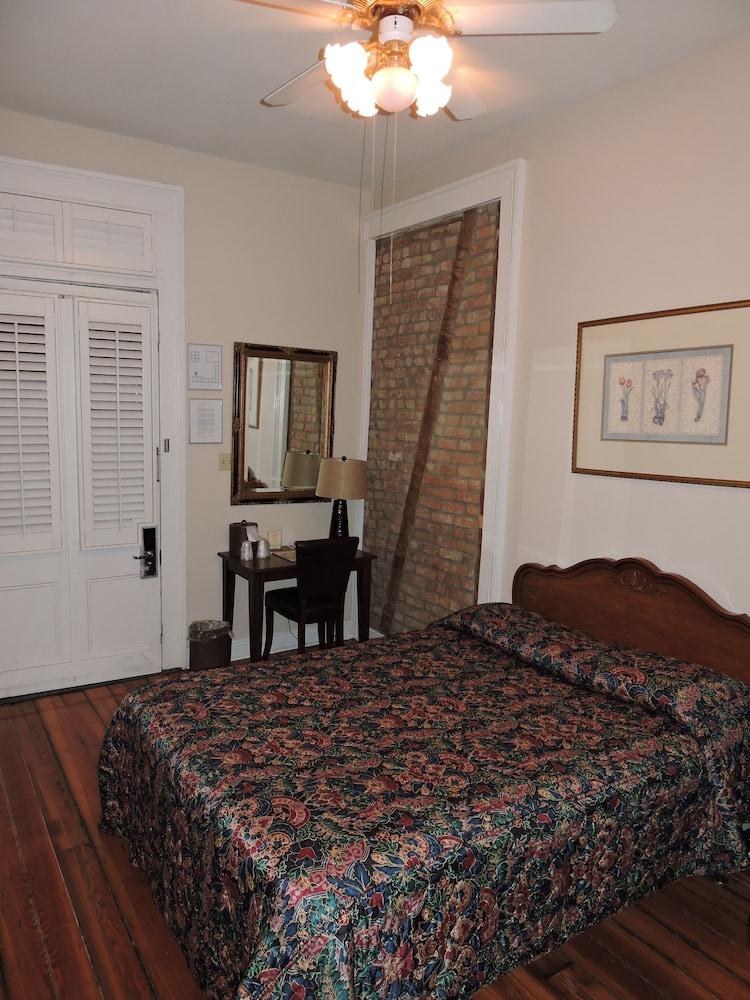 New Orleans Courtyard Hotel photo 2