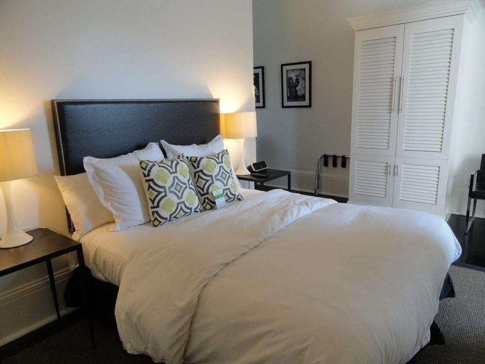 Roomza New Orleans at Melrose Mansion photo 1
