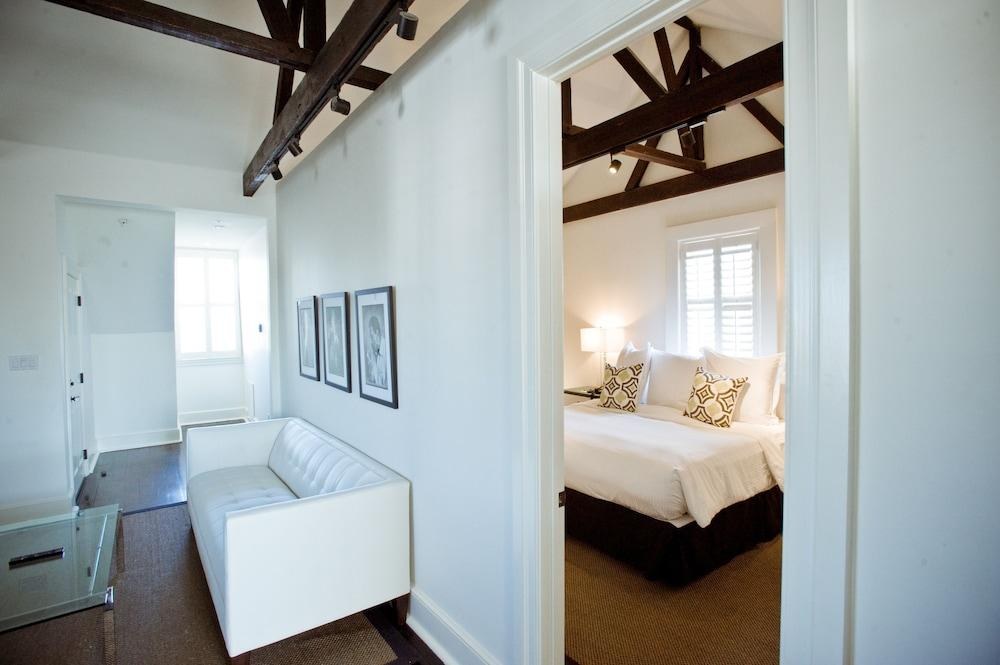 Roomza New Orleans at Melrose Mansion photo 2