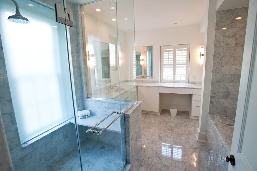 Roomza New Orleans at Melrose Mansion photo 3