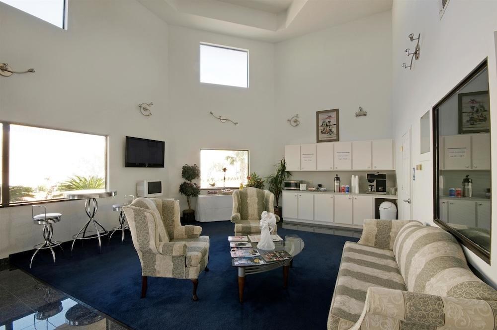 Americas Best Value Platinum Inn & Suites photo 3