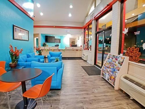 Howard Johnson by Wyndham Houston Hobby Airport photo 3