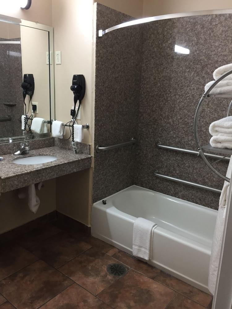 SCOTTISH INNS & SUITES TIMBER CREEK, HOUSTON, TX photo 3