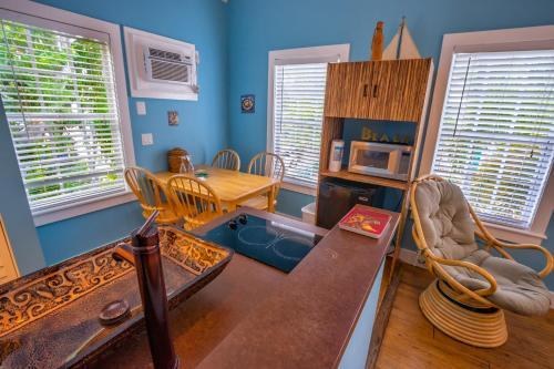 Seascape Tropical Inn photo 3