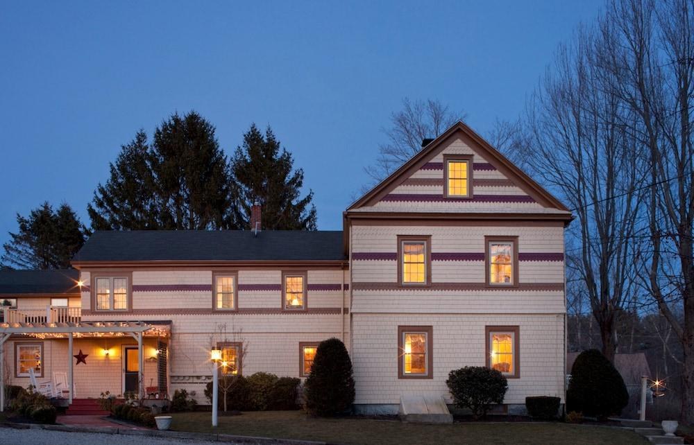 1802 House Bed And Breakfast