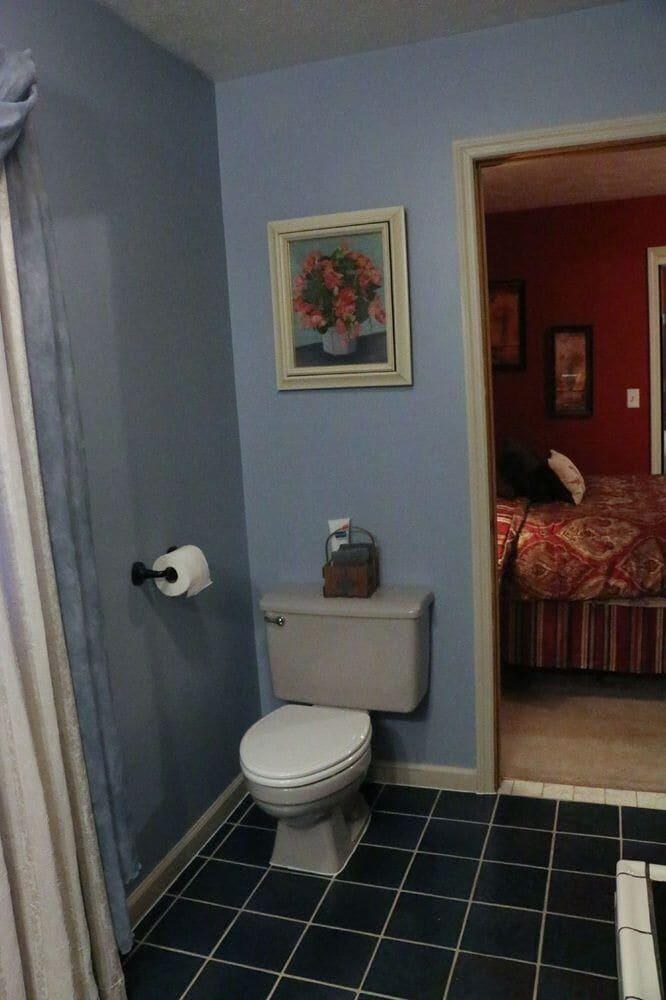 Lil Black Bear Inn photo 3