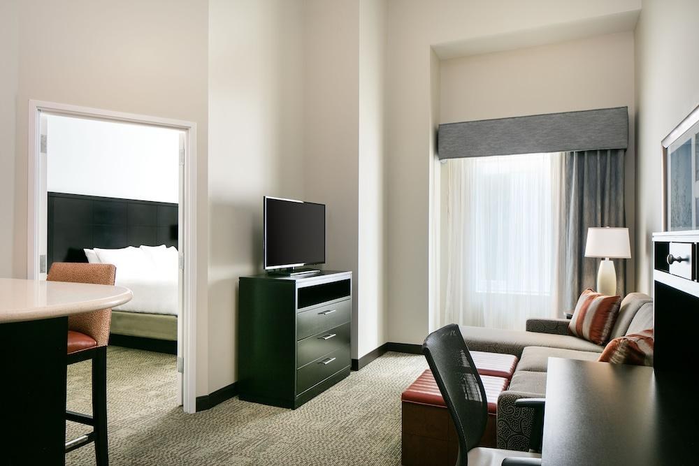 Staybridge Suites Des Moines Downtown, an IHG Hotel photo 2