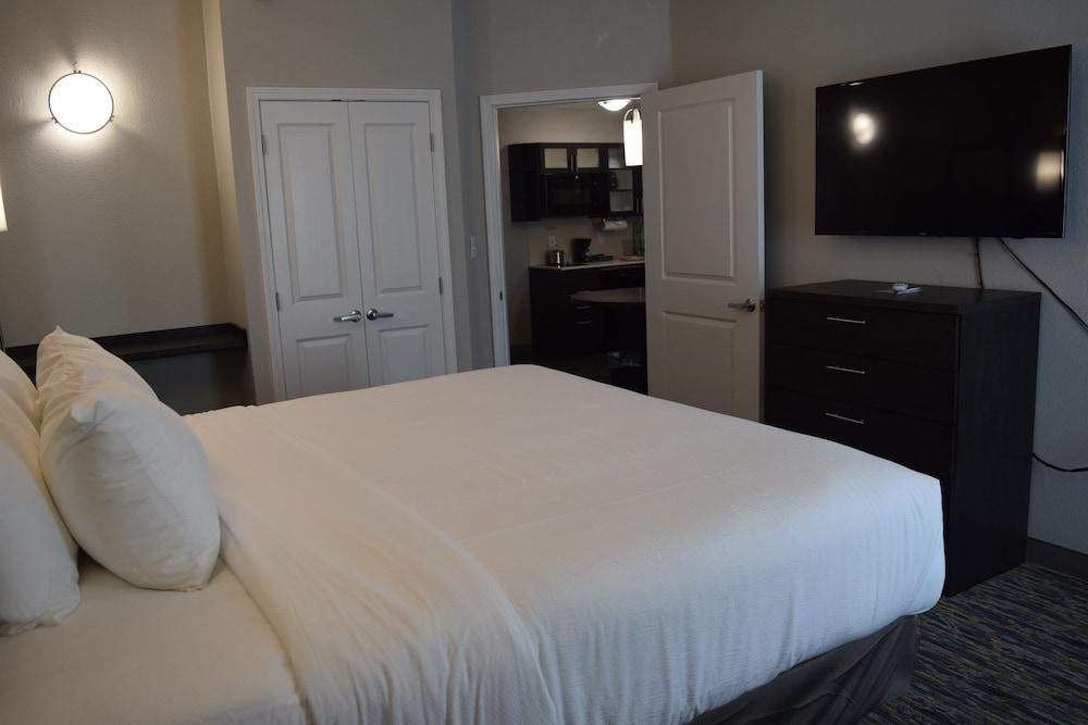 Candlewood Suites - Nashville Metro Center, an IHG Hotel photo 1