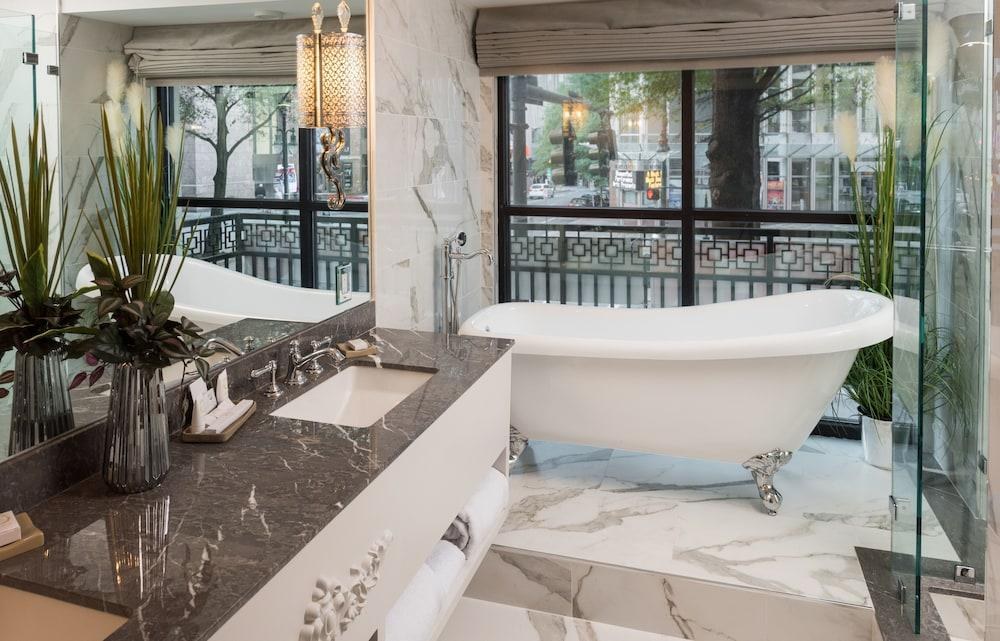 The Ivey's Hotel photo 3