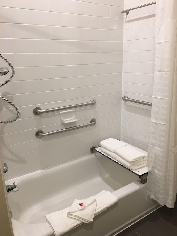 Comfort Suites Near Sam Houston Race Park photo 3