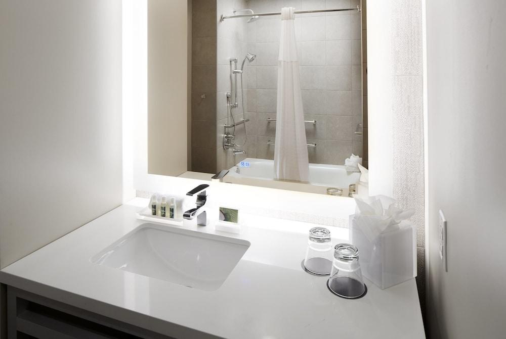 Cambria Hotel Philadelphia Downtown Center City photo 3