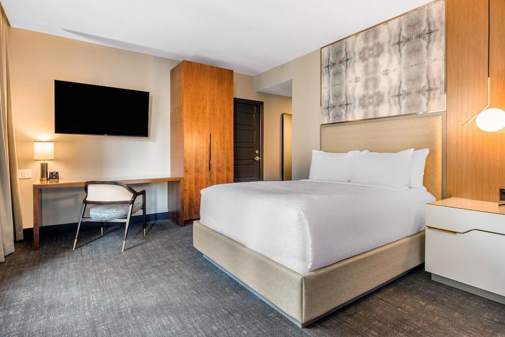 Renaissance Saint Elm Dallas Downtown Hotel photo 1