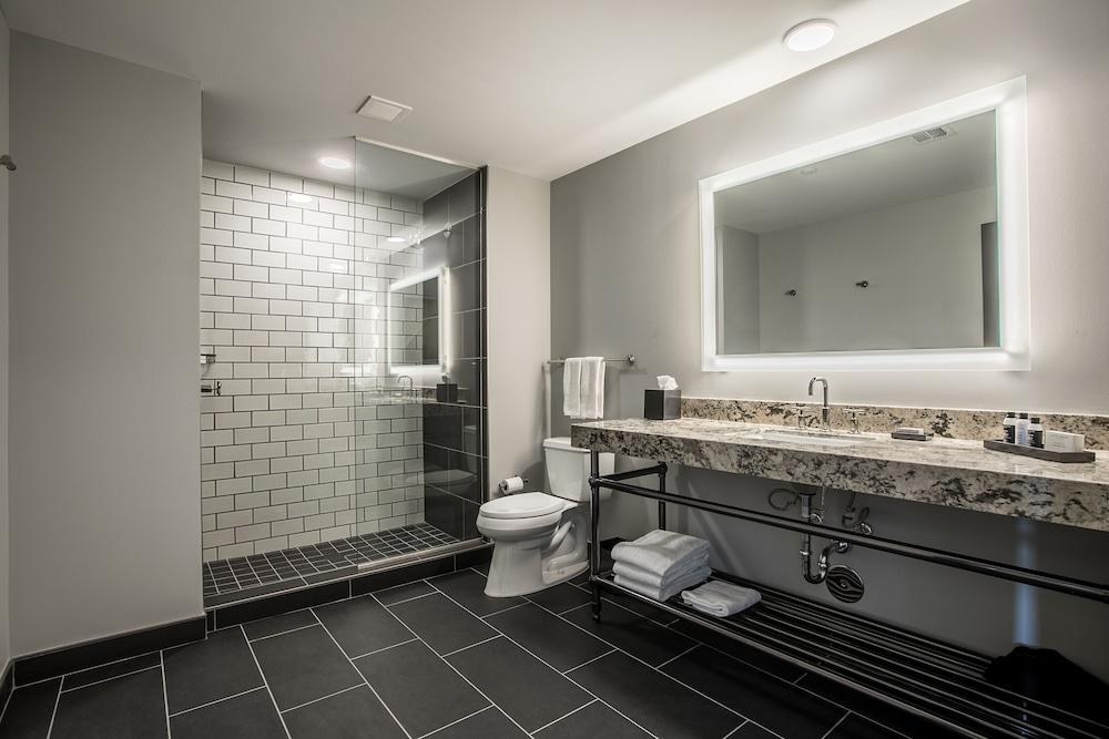 Renaissance Saint Elm Dallas Downtown Hotel photo 3